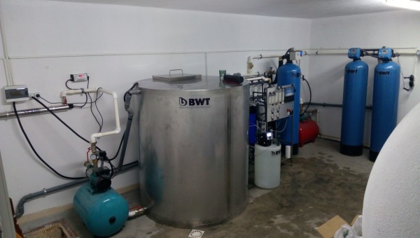 Stația de tratare a apei prin Osmoza Inversa BWT, Debit - 1 m.c./oră în complex, Vinăria Purcari